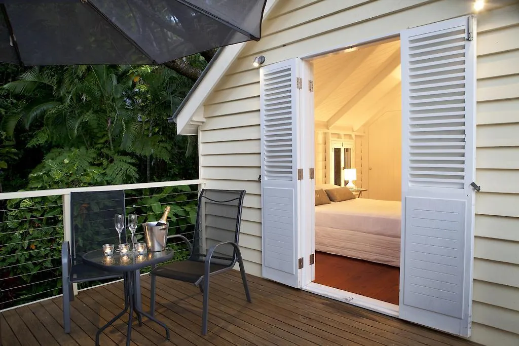 Port Douglas Cottage & Lodge Hotel