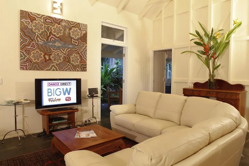 Port Douglas Cottage & Lodge Hotel