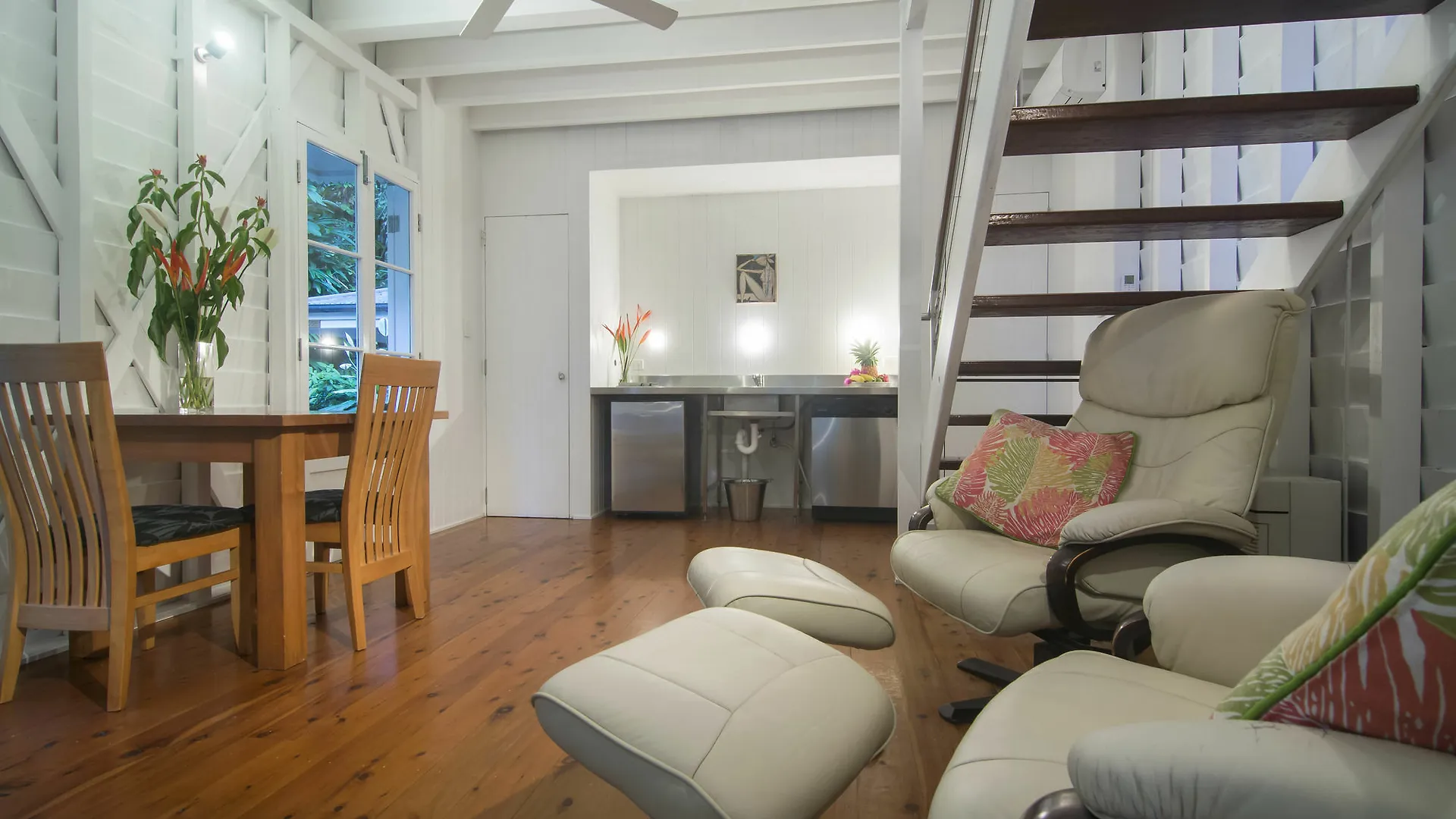 Port Douglas Cottage & Lodge Australia