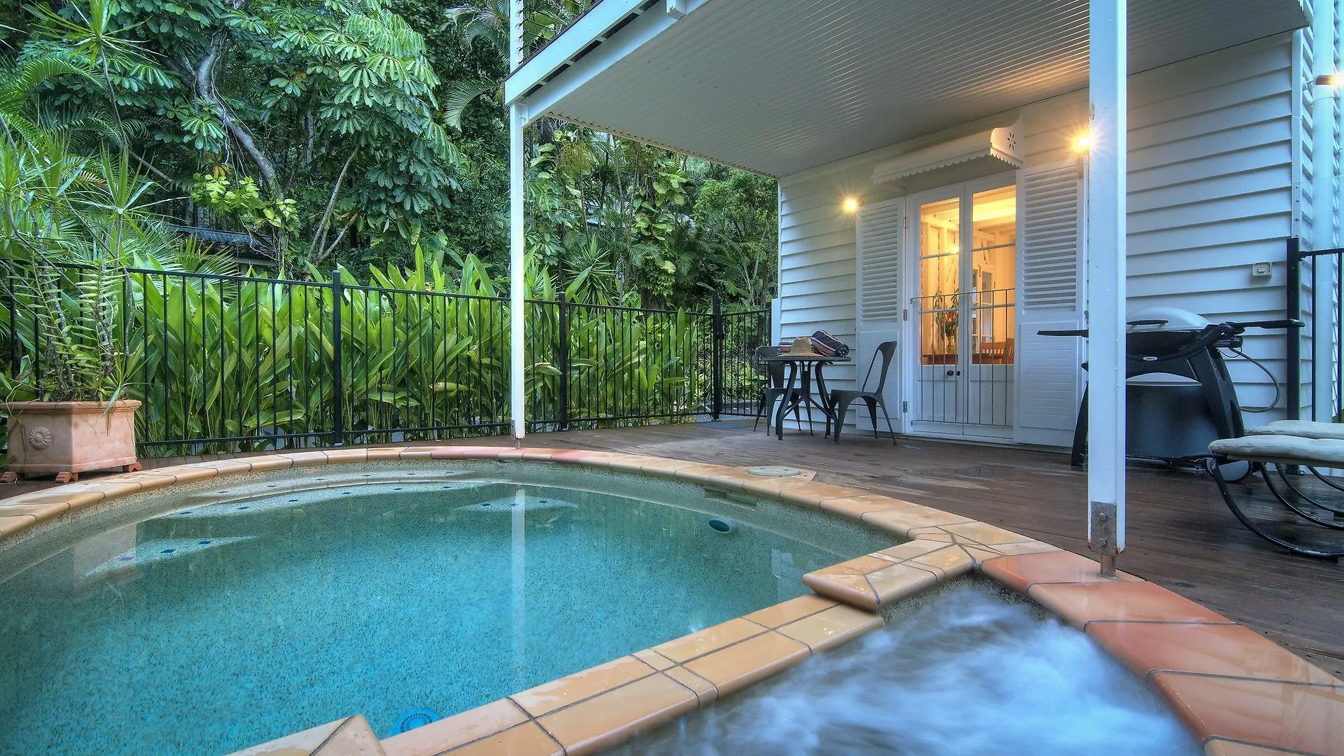 ***** Hotel Port Douglas Cottage & Lodge Australia