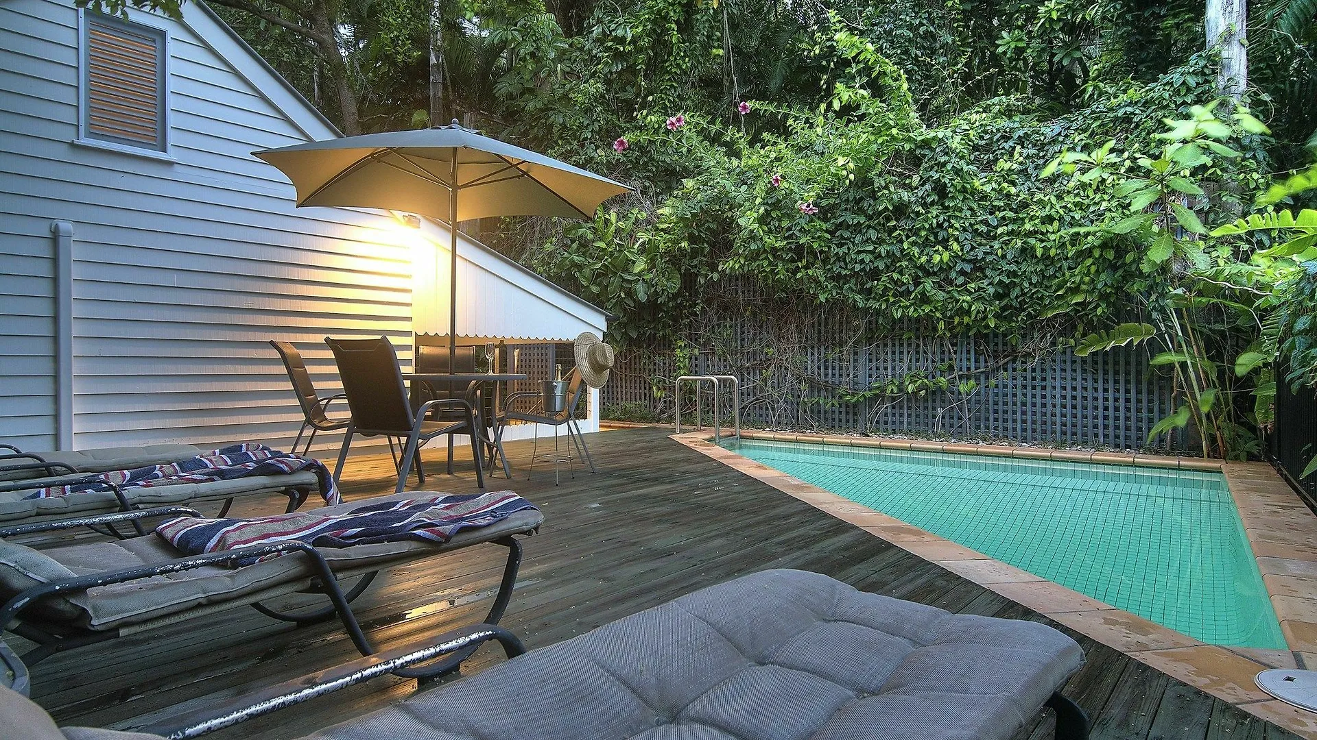 ***** Hotel Port Douglas Cottage & Lodge Australia