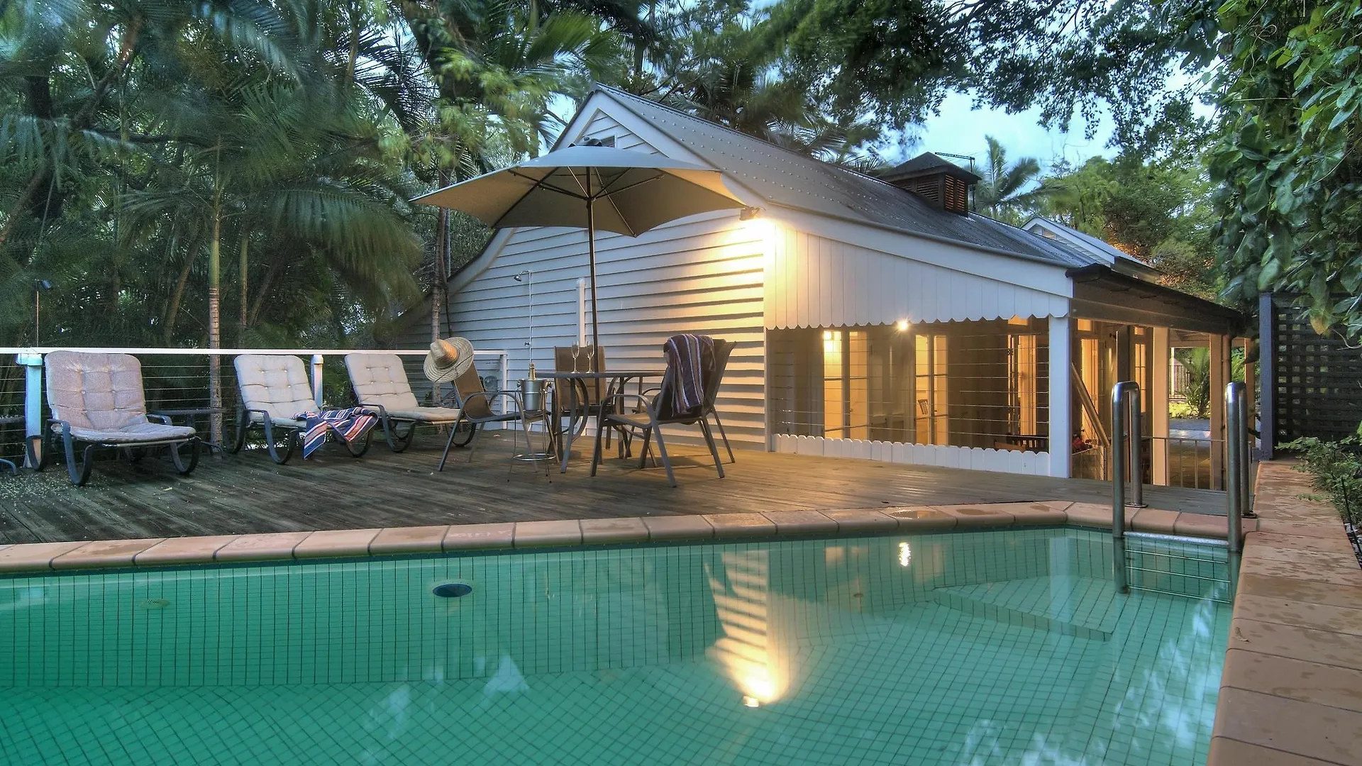 Port Douglas Cottage & Lodge