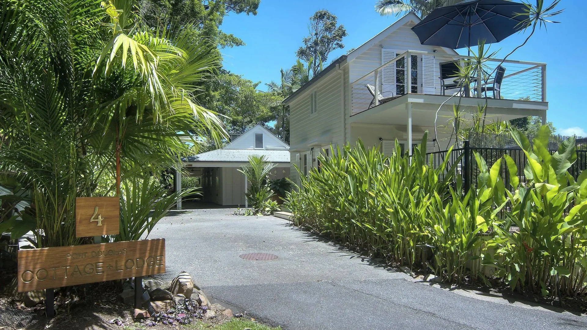 Port Douglas Cottage & Lodge